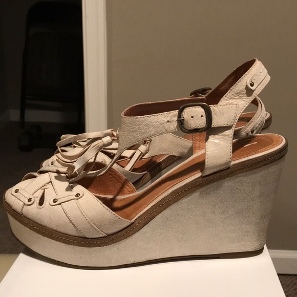 Shoes - Picture 2 of 3